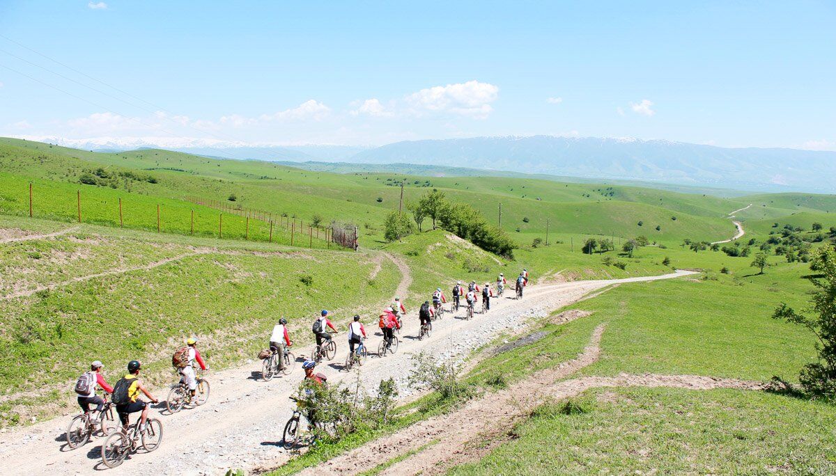 Екі письки арасындағы пенис позасы