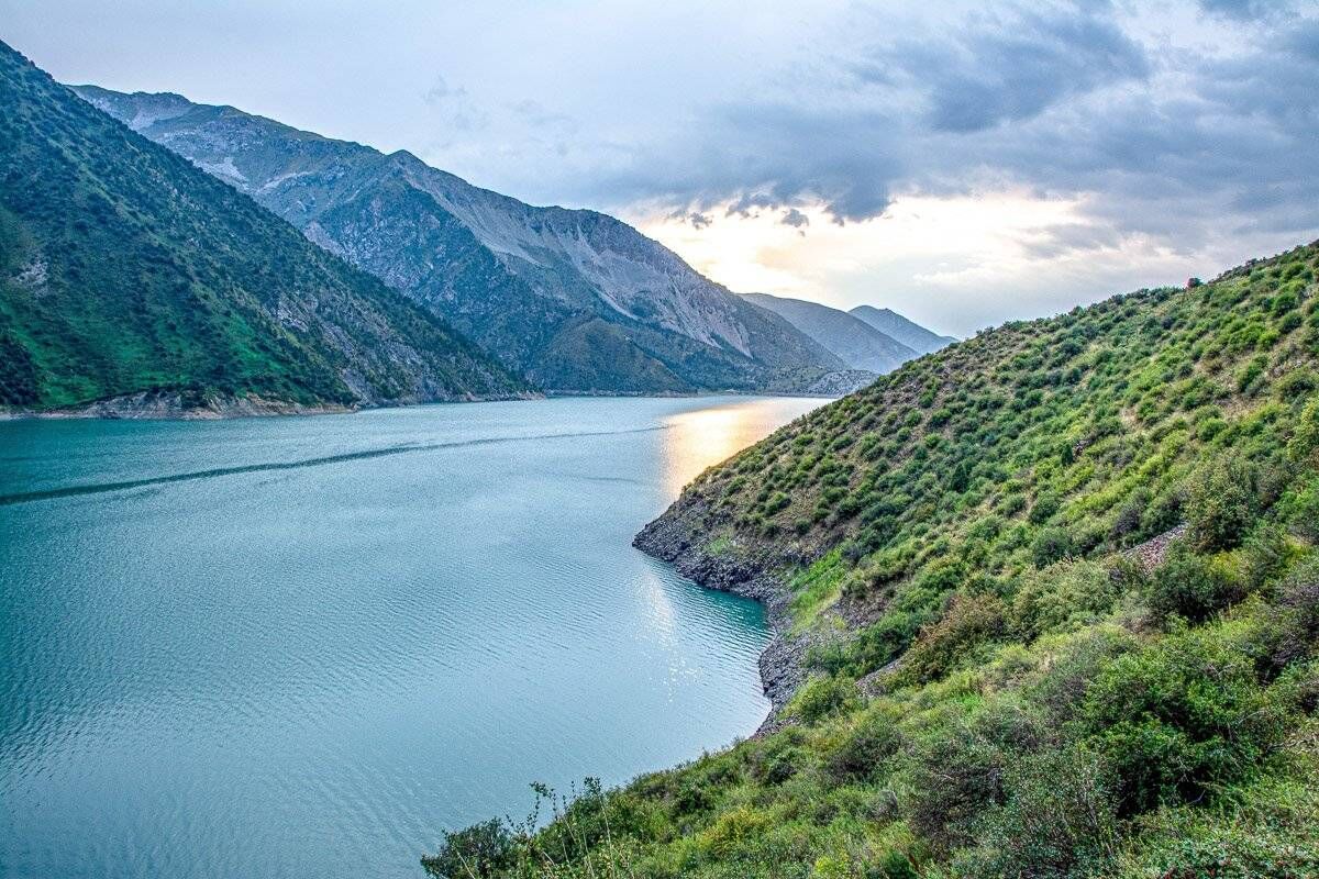 Жалаңаш театр актрисасының видеосы